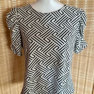 W5 Black and White Patterned Top Size Large
